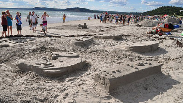 These Nintendo controllers are made out of sand