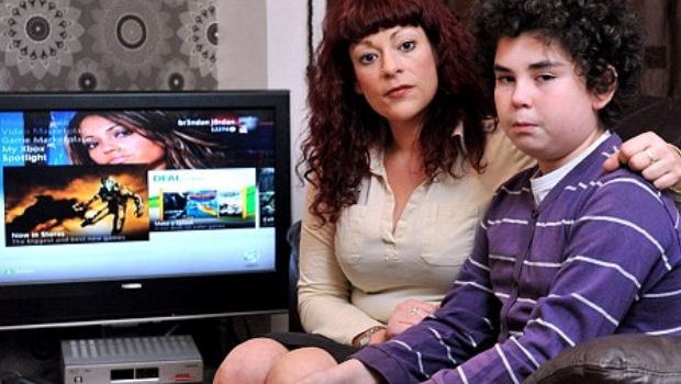 Boy spends over ?1000 on Xbox Live, mother blames MS