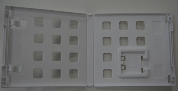 Exciting! See the inside of a Nintendo 3DS game case