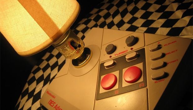 The Weekend Hotness: NES lamp