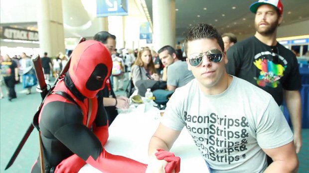 The Weekend Hotness: MusclesGlasses wins Comic-Con