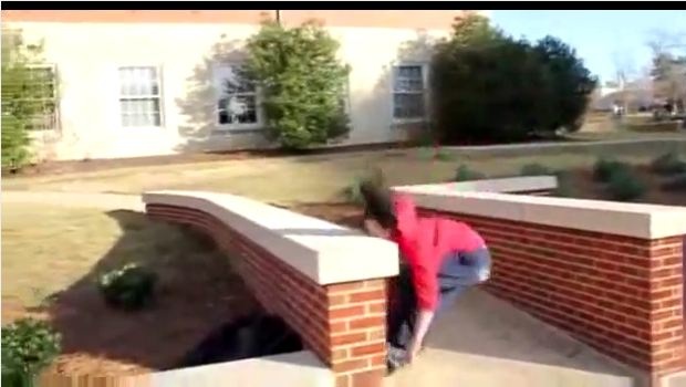 The Daily Hotness: Parkour fail