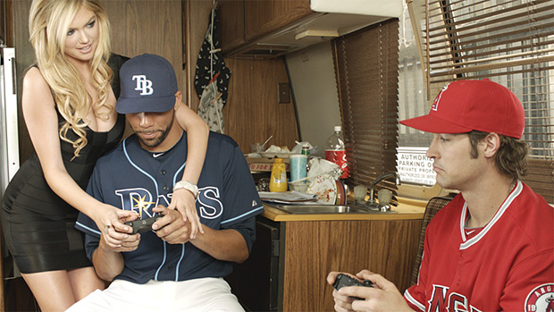 Kate Upton demonstrates MLB 2K12 pitching to MLB stars
