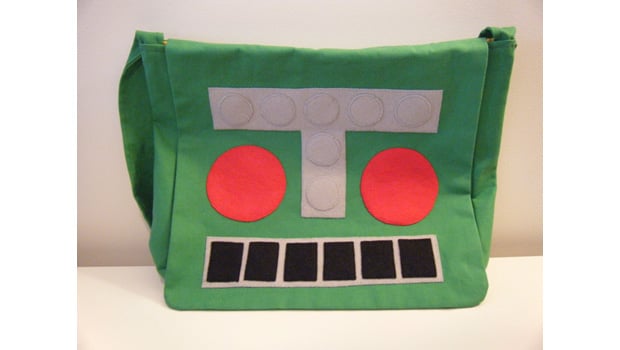 D'awwww! Someone made a Mr. Destructoid shoulder bag!