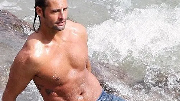 Josh Holloway's six-pack abs aren't in Dishonored so STFU