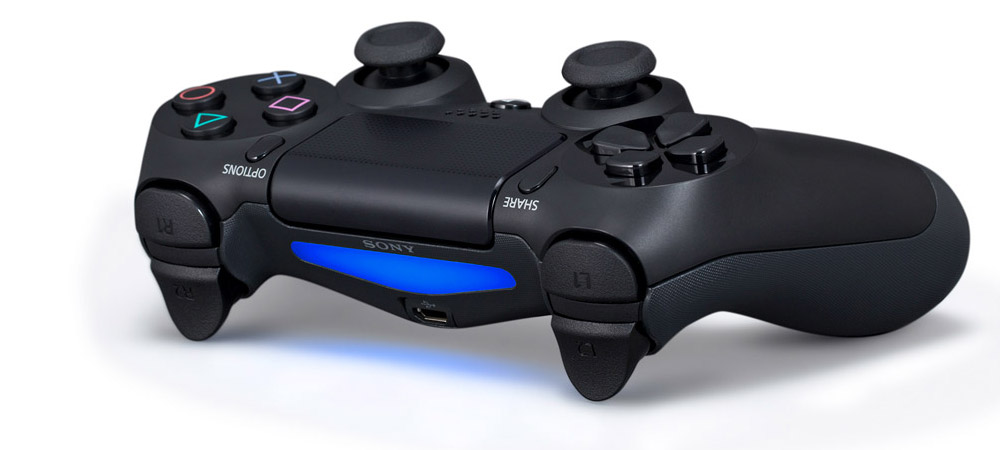 High-res shots of the DualShock 4 and PlayStation 4 Eye
