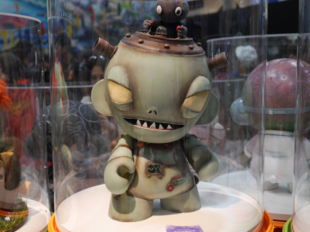 Awesome Plants vs. Zombies 18" Munny auction for charity