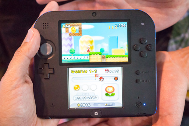 I played the 2DS with Jim Sterling wrapped around me