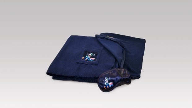 Club Nintendo EU is selling Peach & Luigi relaxation sets