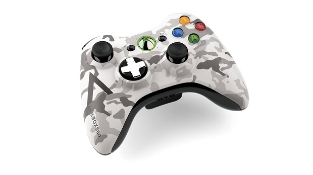 Stay hidden from absolutely nobody with this arctic camouflage Xbox 360 controller