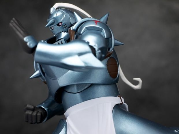 Guild Wars 2 meets anime in this stop motion fight scene