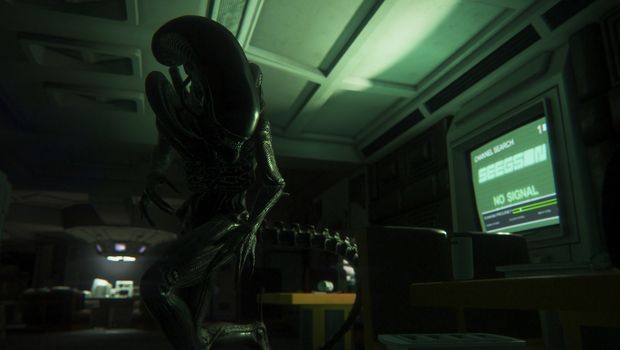 Something's stalking us in Alien: Isolation's television ad