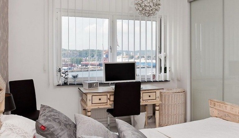 Wait, most people have PCs in their bedrooms?