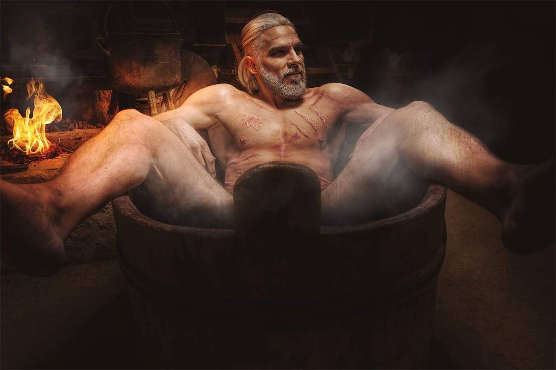 Have some incredibly sexy Witcher 3 cosplay