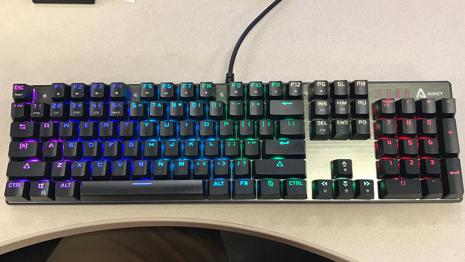 Review: AUKEY KM-G3 RGB Mechanical Keyboard