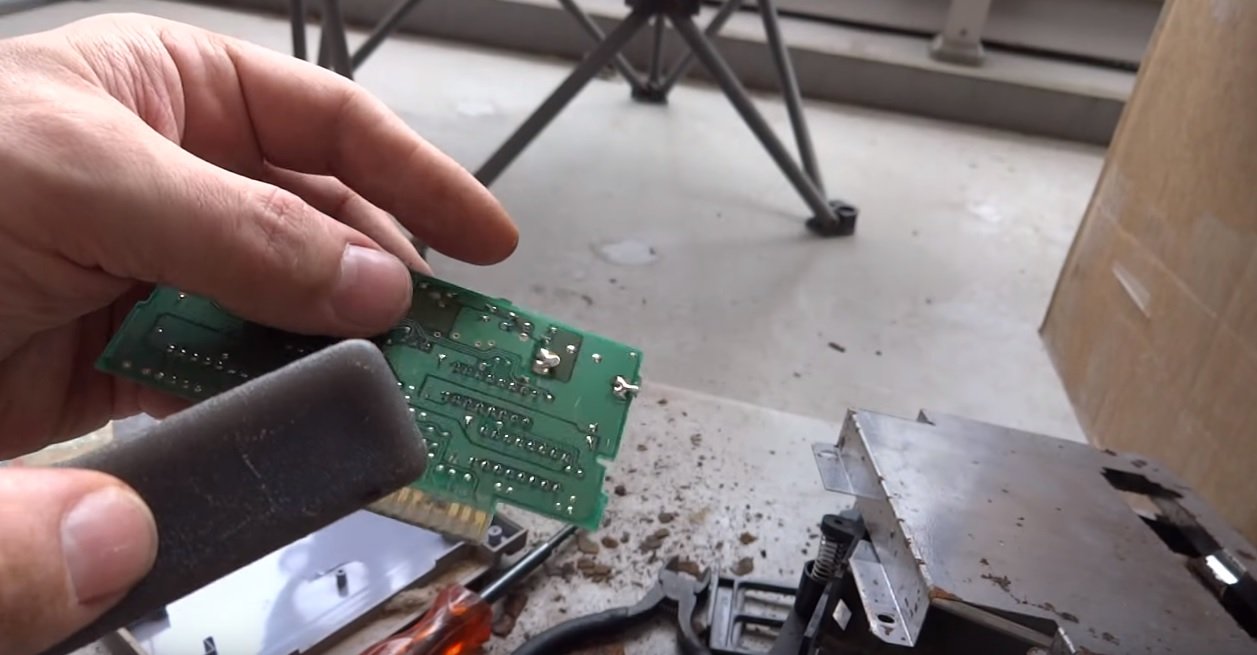 Someone rescued an NES rotting in a barn for 20 years