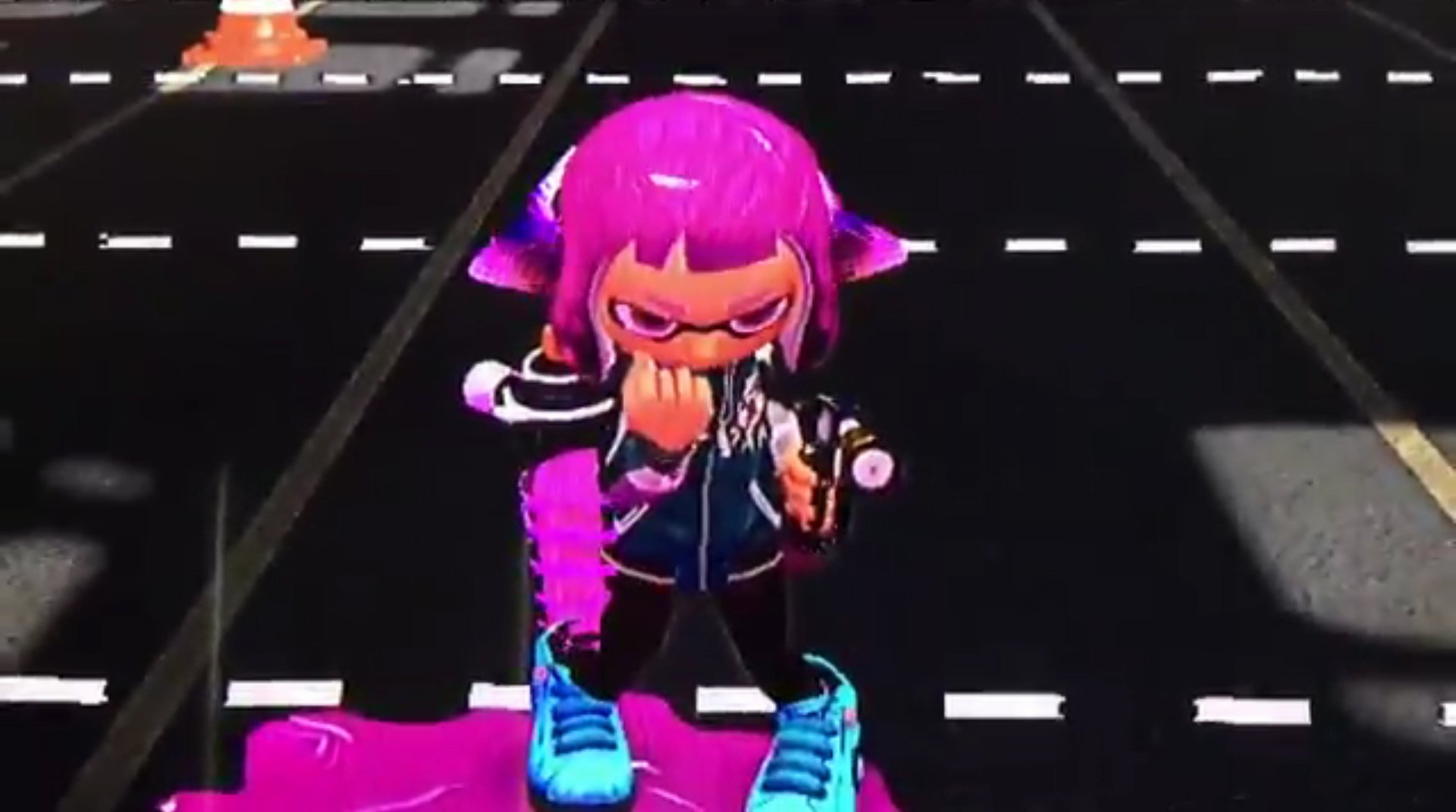 You can do a cute lil fist pump in Splatoon 2