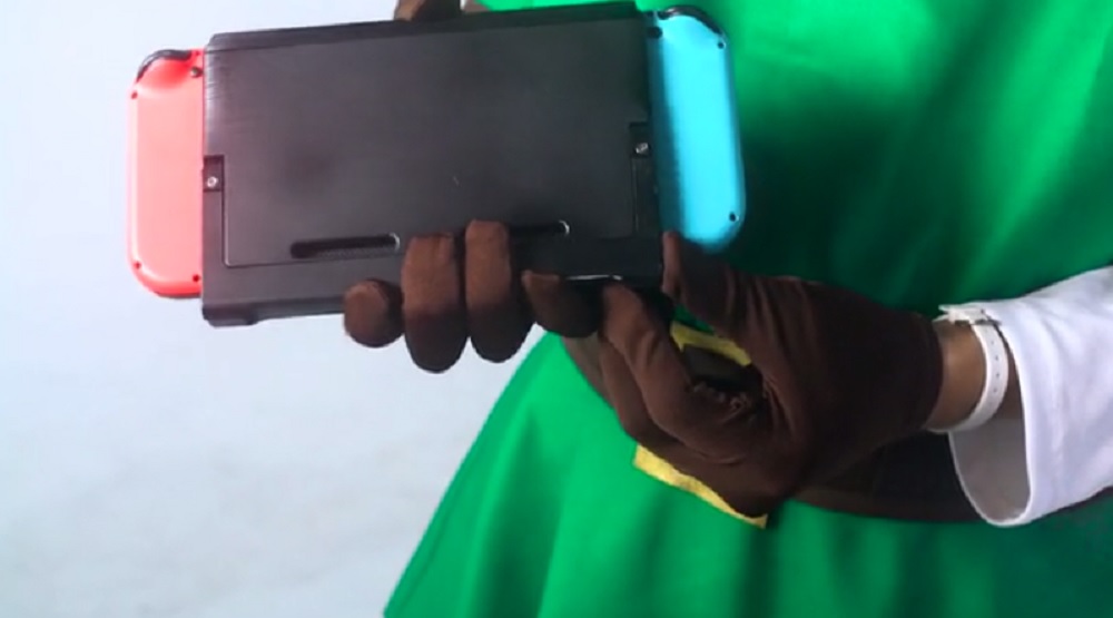 New 'Pro Switch Case' seeks to serve as a charger and a dock in one