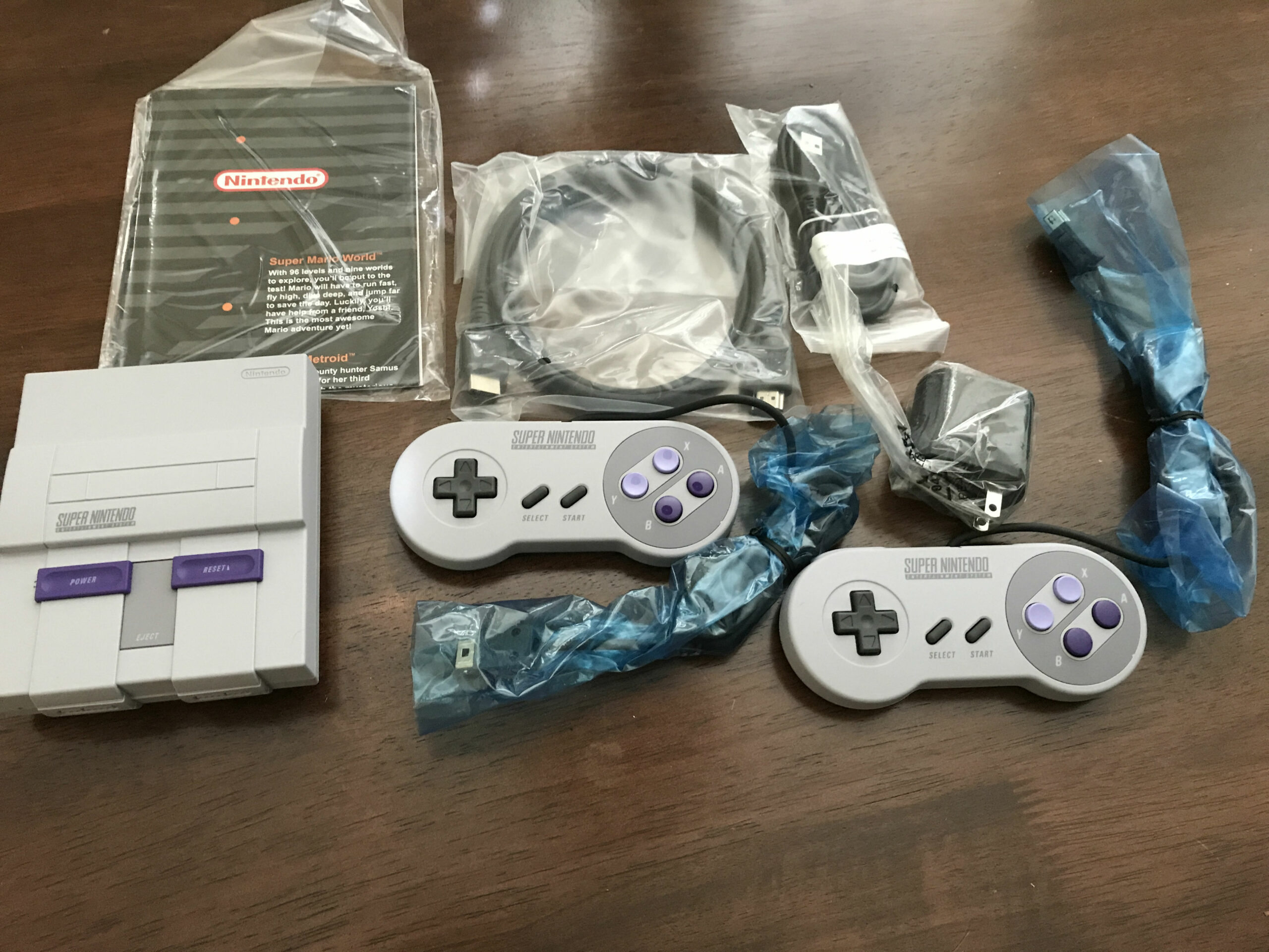 The SNES Mini is perfectly petite, here's what's in the box