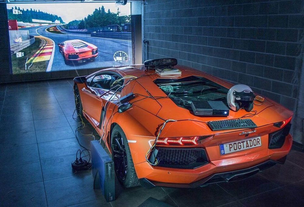 Forza fan turns Lamborghini into Xbox One controller