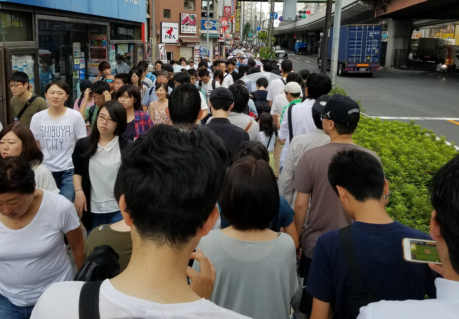 Nintendo is apparently increasing their Switch production to 25-30 million units next year