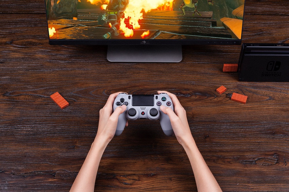 8bitdo wireless adapter enables PS4 pads on the Nintendo Switch