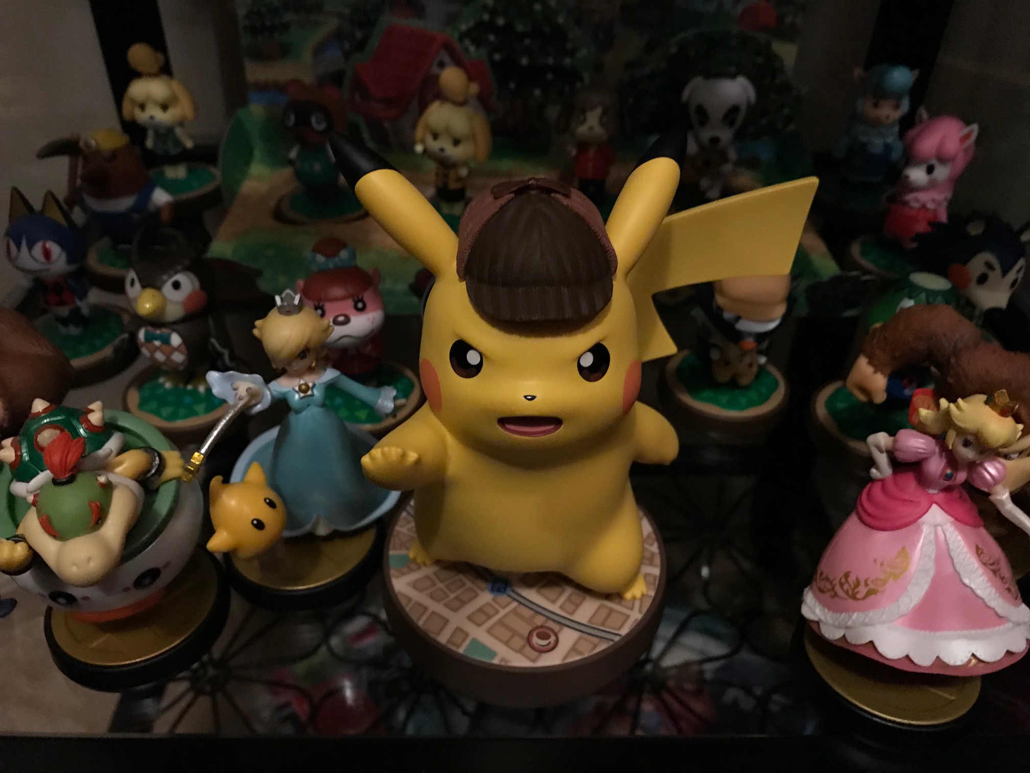 Good God the Detective Pikachu amiibo is huge