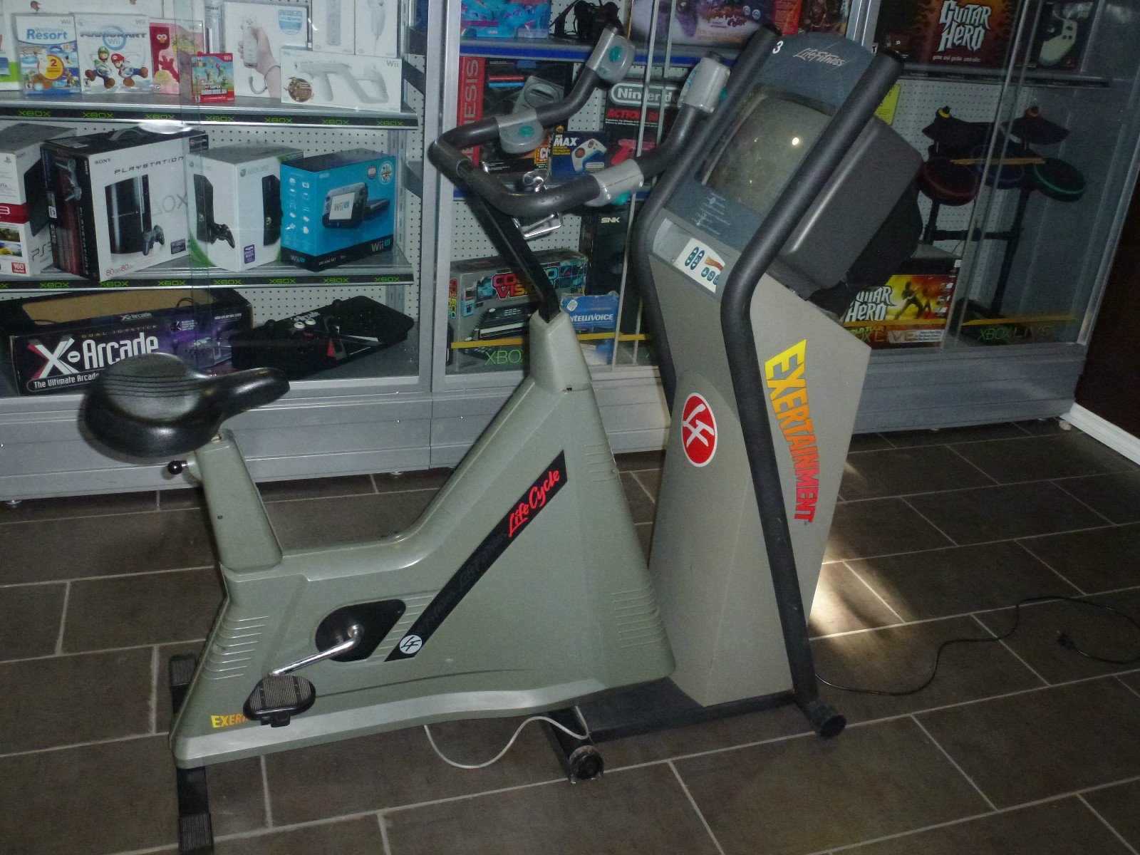 The fitness nut in me wishes I had this SNES exercise bike