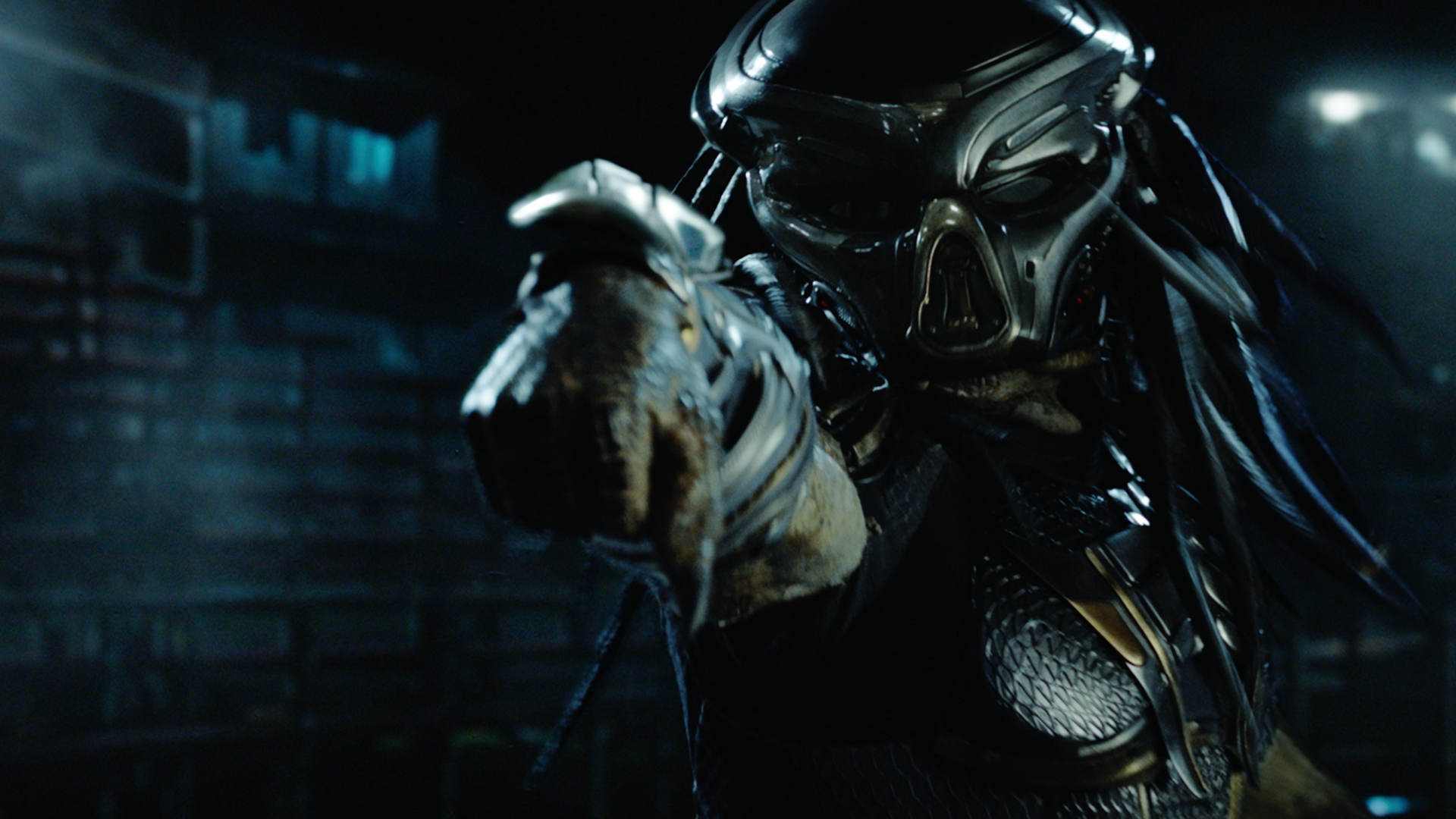 The Predator red band trailer, poster has Predator fighting a bigger Predator
