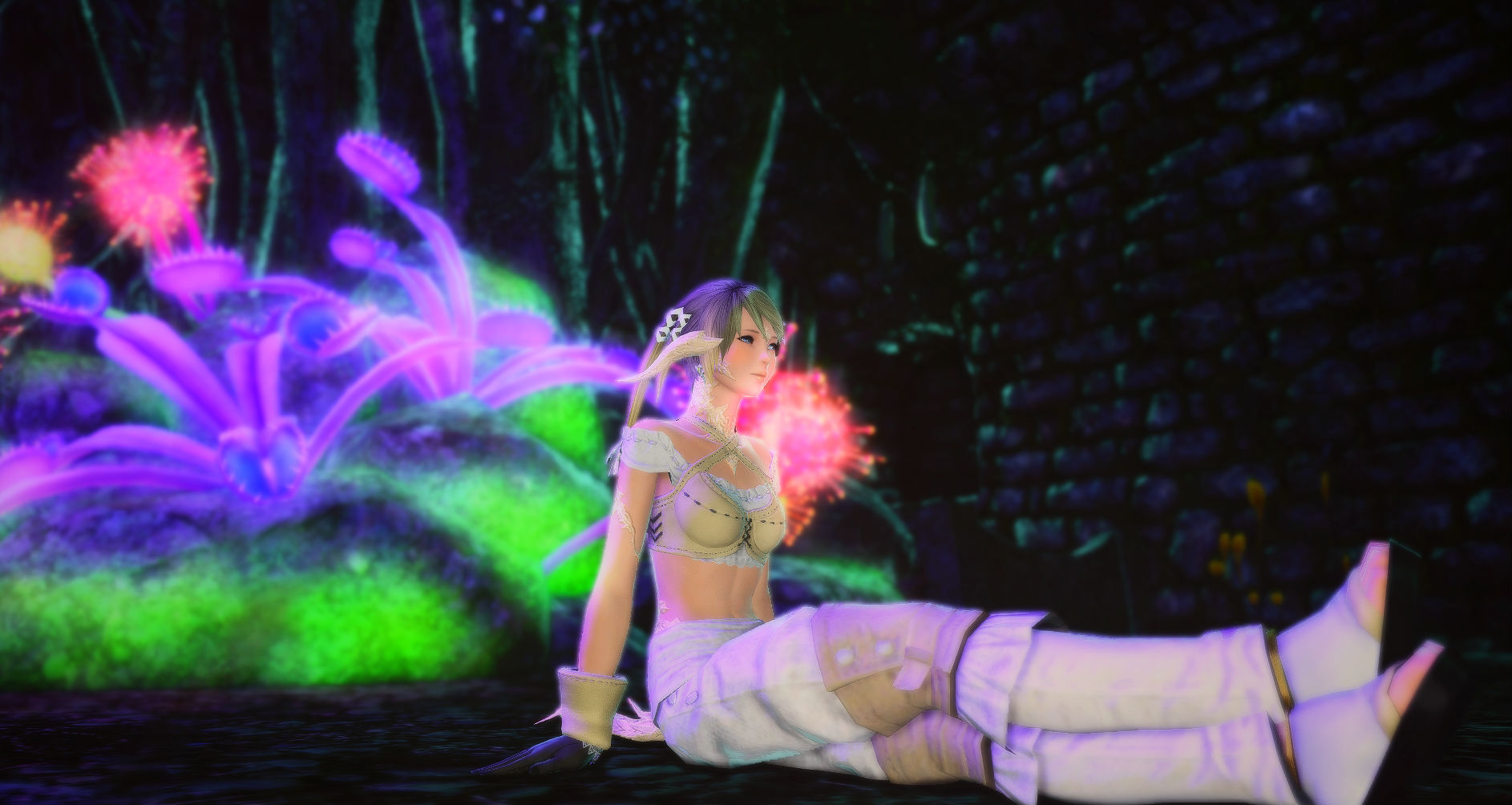 This person cosplayed in every old Final Fantasy XIV dungeon and made an amazing photo album of it