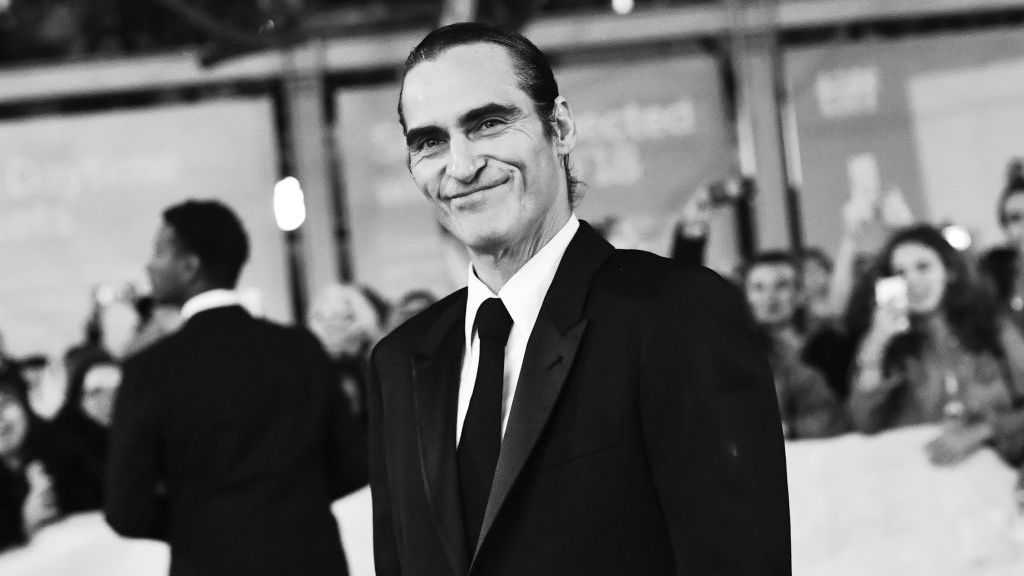 Joaquin Phoenix's Joker looks like a totally normal dude in this first official photo