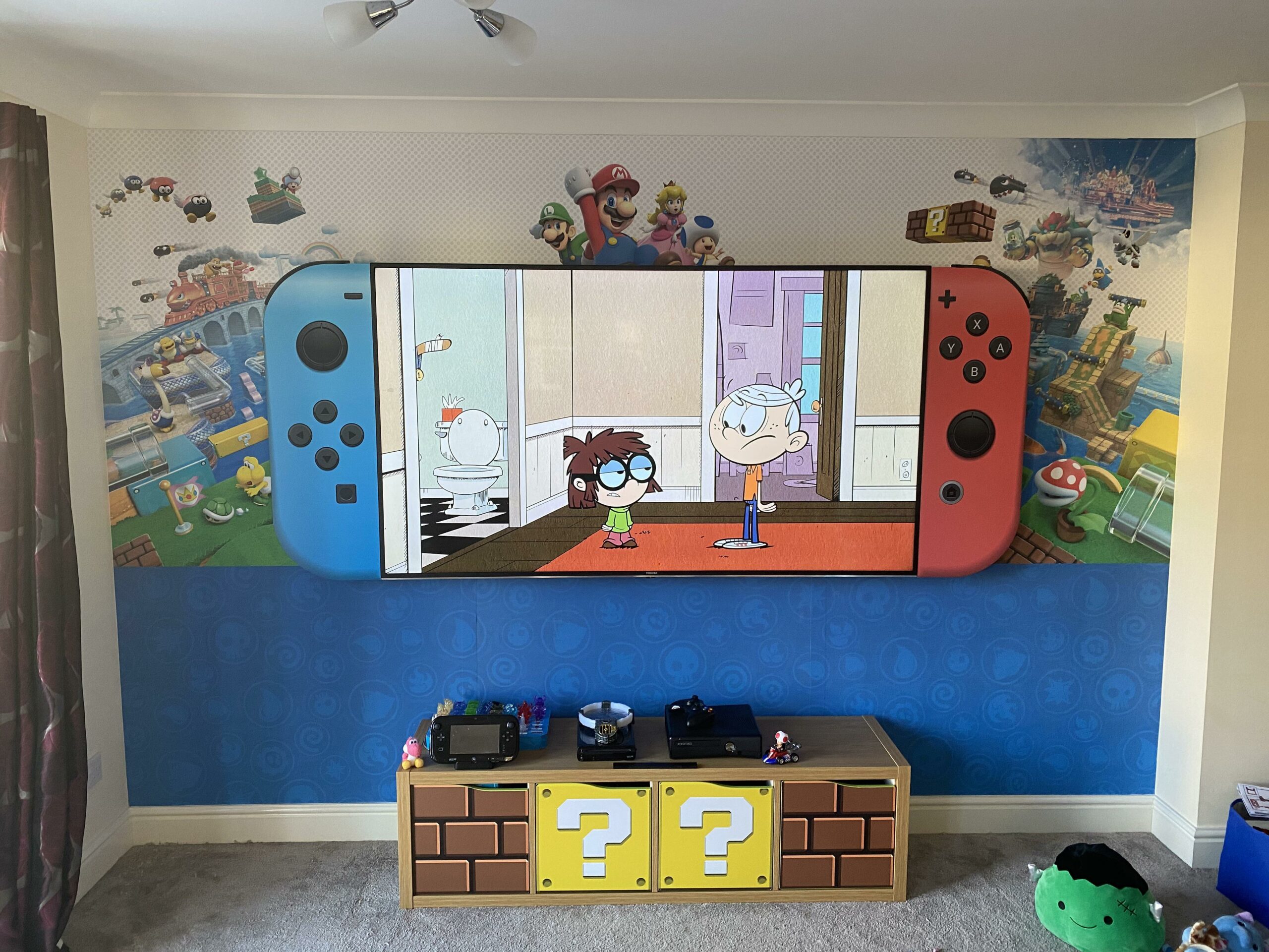 I think everyone would have wanted this giant Switch TV setup as a kid