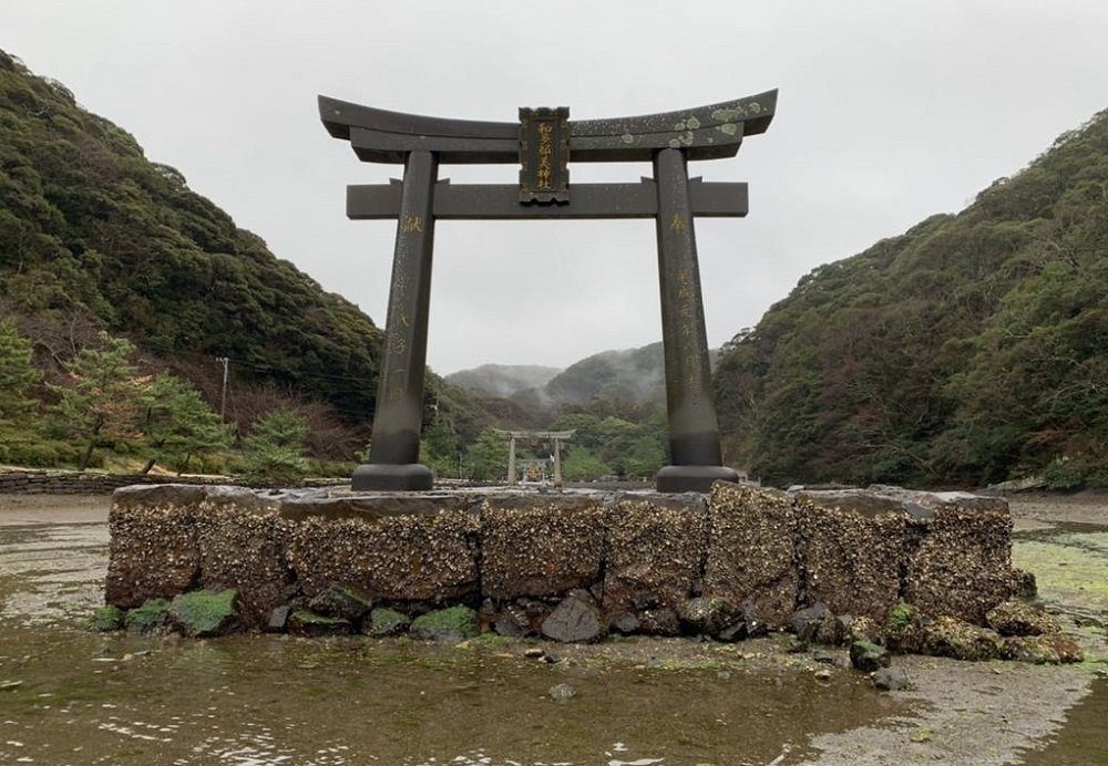 Ghost of Tsushima fans come together to help fund repair of Watatsumi Shrine gate