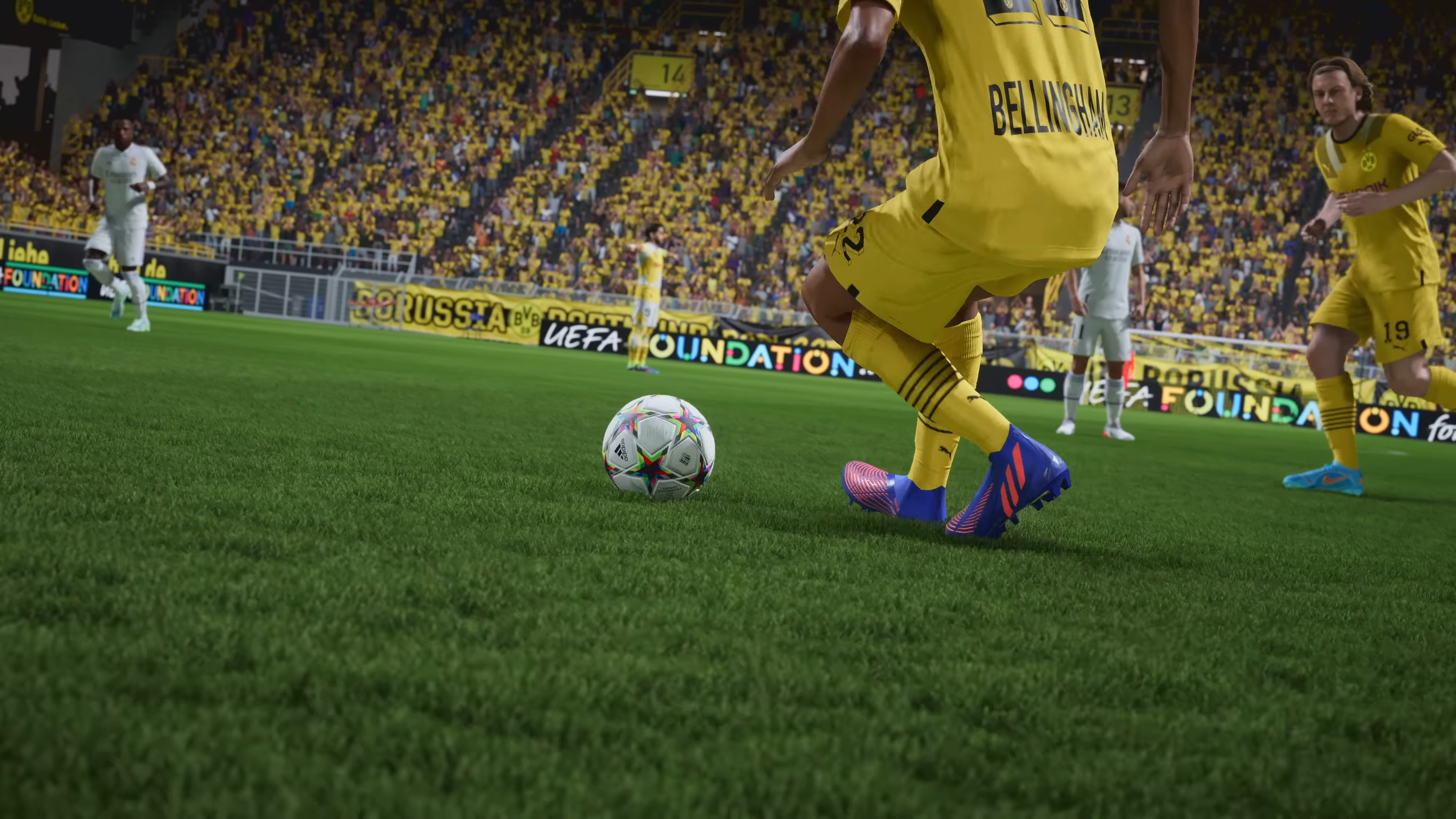 FIFA 23 fans spot T-pose shenanigans in EA's gameplay trailer