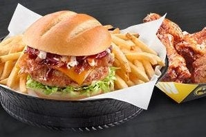 Earn entry into Titanfall 2 multiplayer mode at US resturant