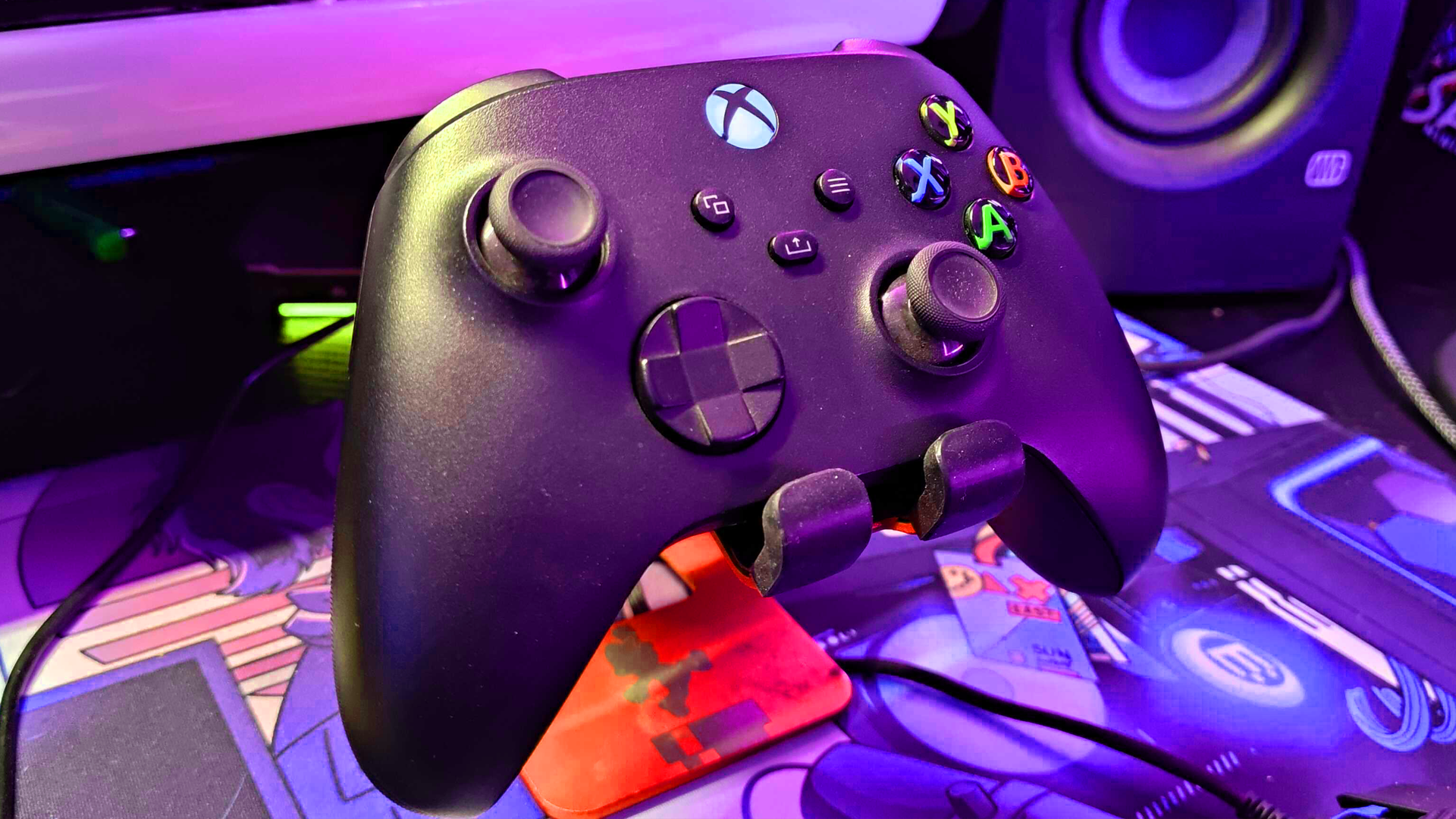 Xbox wireless controllers have dropped to $34.99 today, and I think they're still the best gamepads for PC