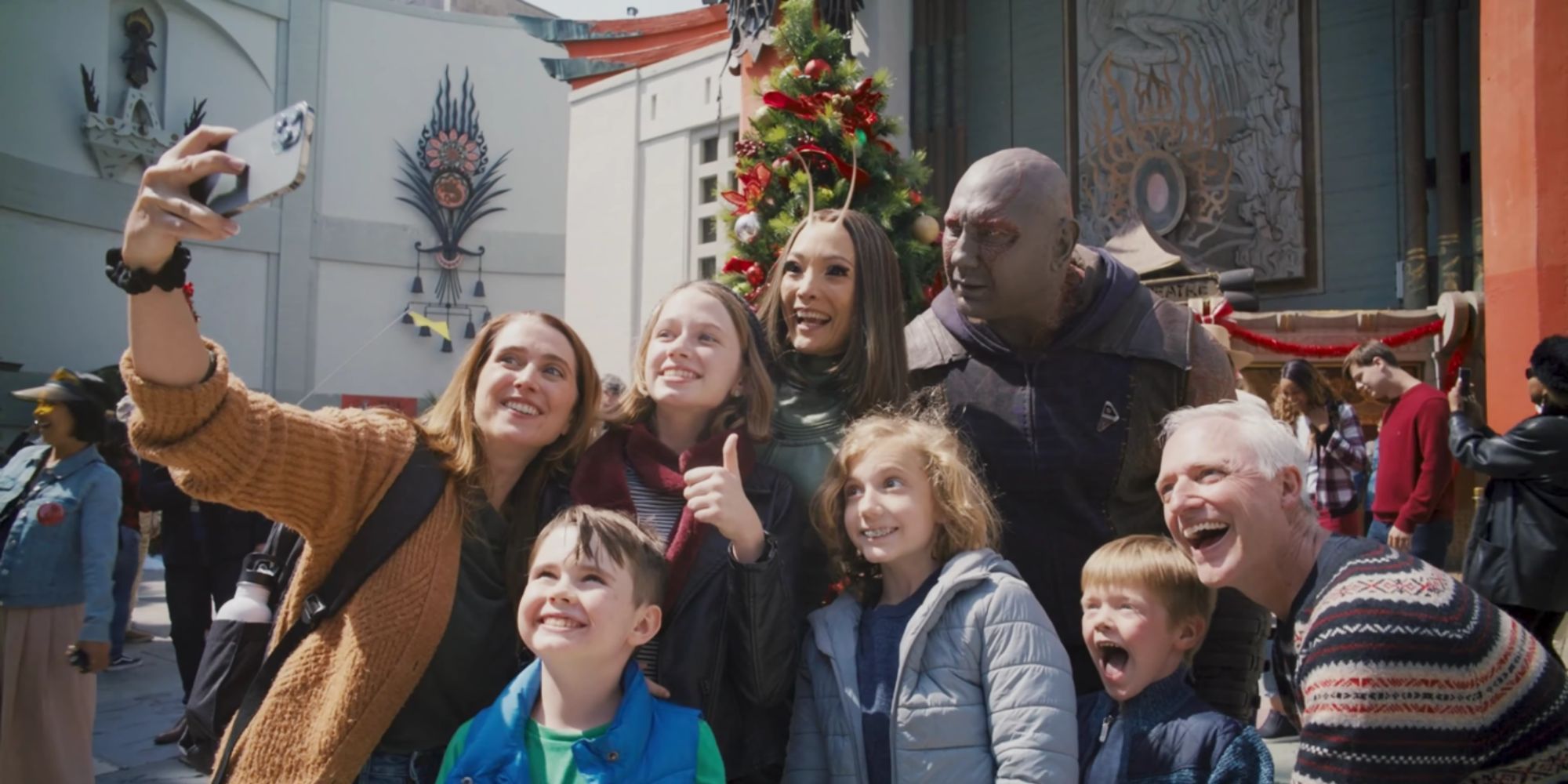 Drax Gets Mistaken For God Of War's Kratos In The Guardians Of The Galaxy Christmas Special
