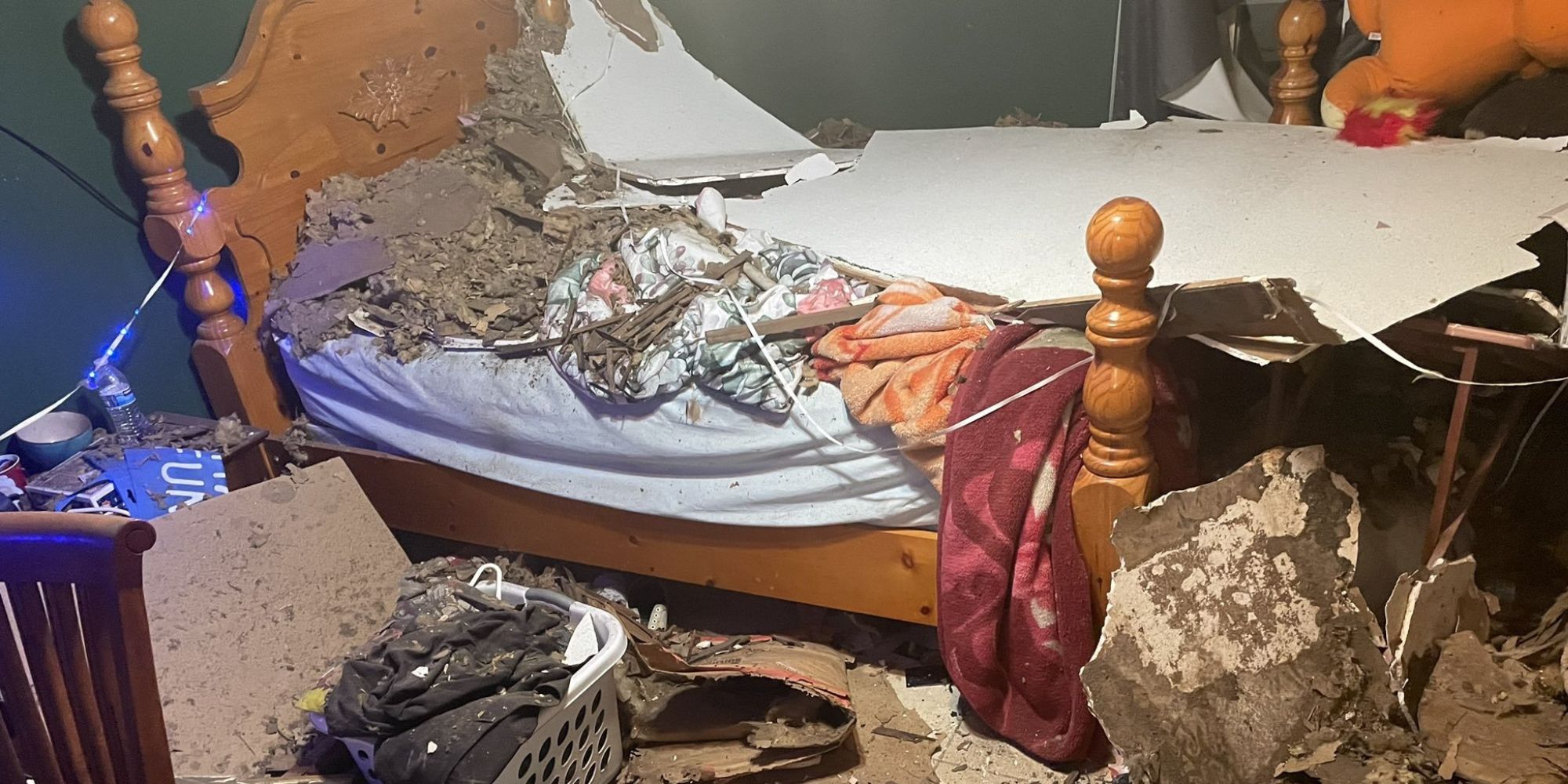 CS:GO Twitch Stream Ends With Ceiling Collapse