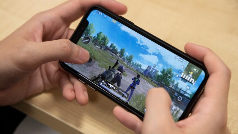 When Will Apple Add Third-Party Stores to IOS?