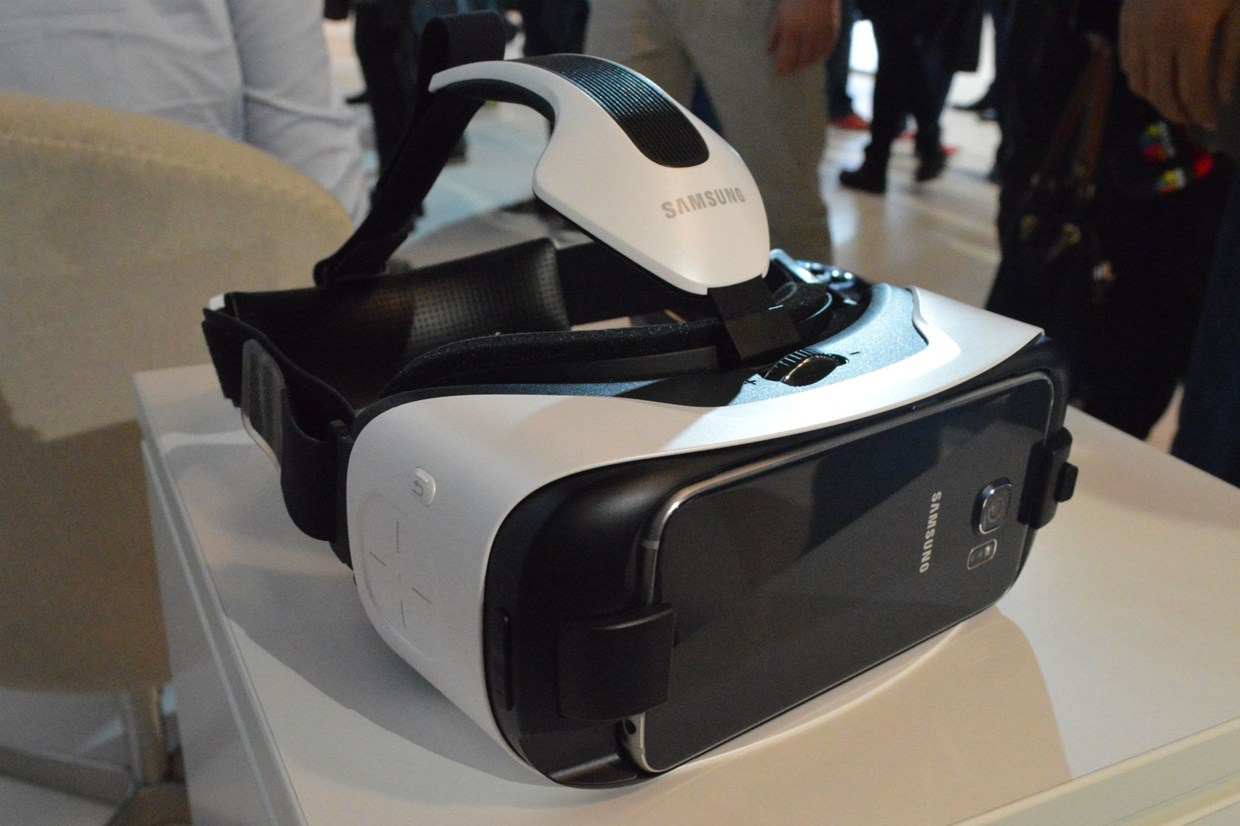 Will the Samsung Gear VR go up for pre-order tomorrow?