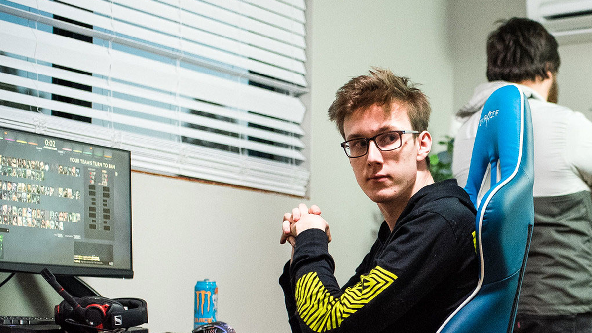 Interview with Undying's offlaner Saberlight: "DuBu and MoonMeander have helped the team a lot"