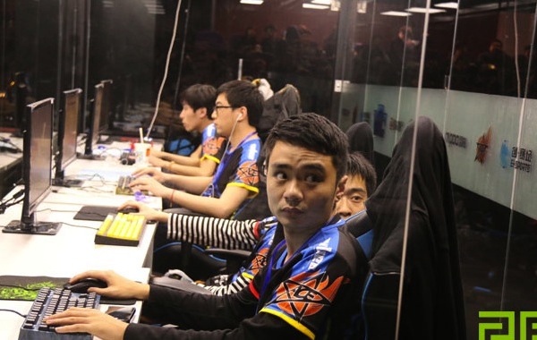 Newbee come out on top in tie break, Mouz eliminated