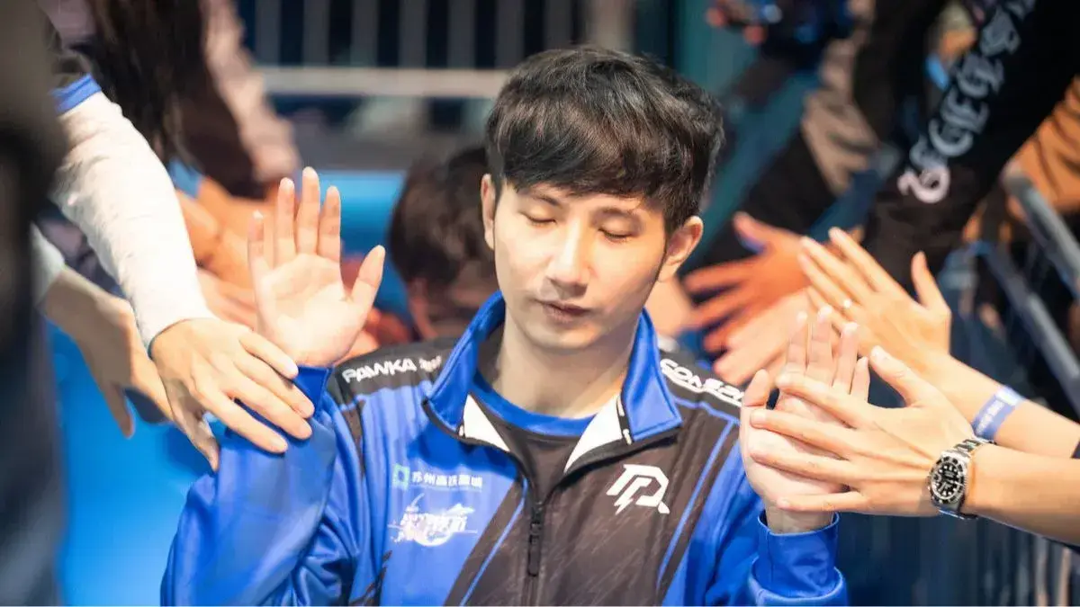 “It's too embarrassing,” Azure Ray enter a restructuring period