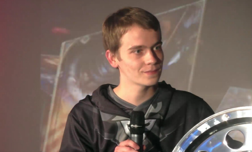 ThijsNL claims Esport Superstars title