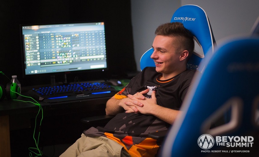 Kinguin leaders of the pack, VP undefeated at  Dota Summit 8 Day 1