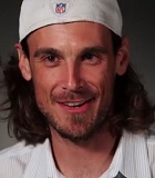 NFL Punter Chimes in on difference between NFL and LoL