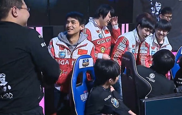 The Chinese IEM Representatives face off to kick off week 5 of LPL