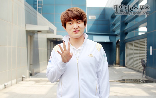 Flash, Parting among the first eliminated from OSL Ro16