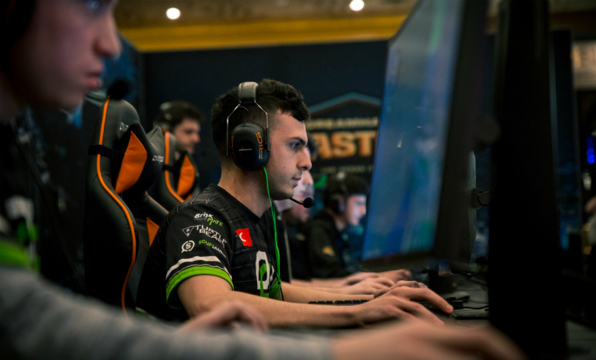 OpTic Gaming lock in five till end of major