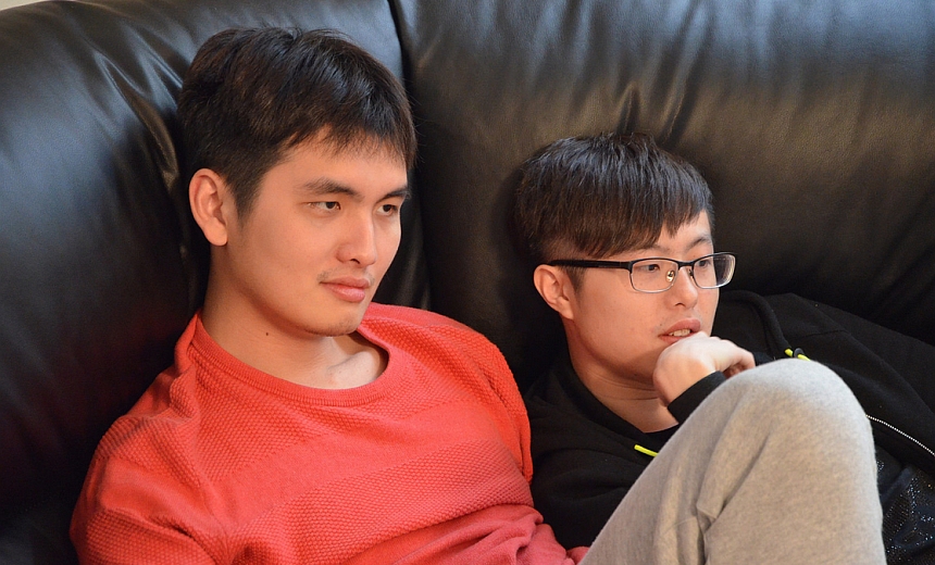 Summit 3: VG ends LGD 2-0 with a base race